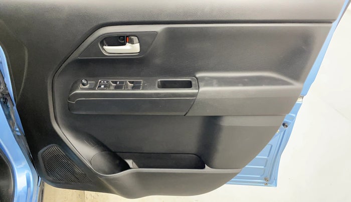 2021 Maruti New Wagon-R VXI 1.0, Petrol, Manual, 17,054 km, Driver Side Door Panels Control