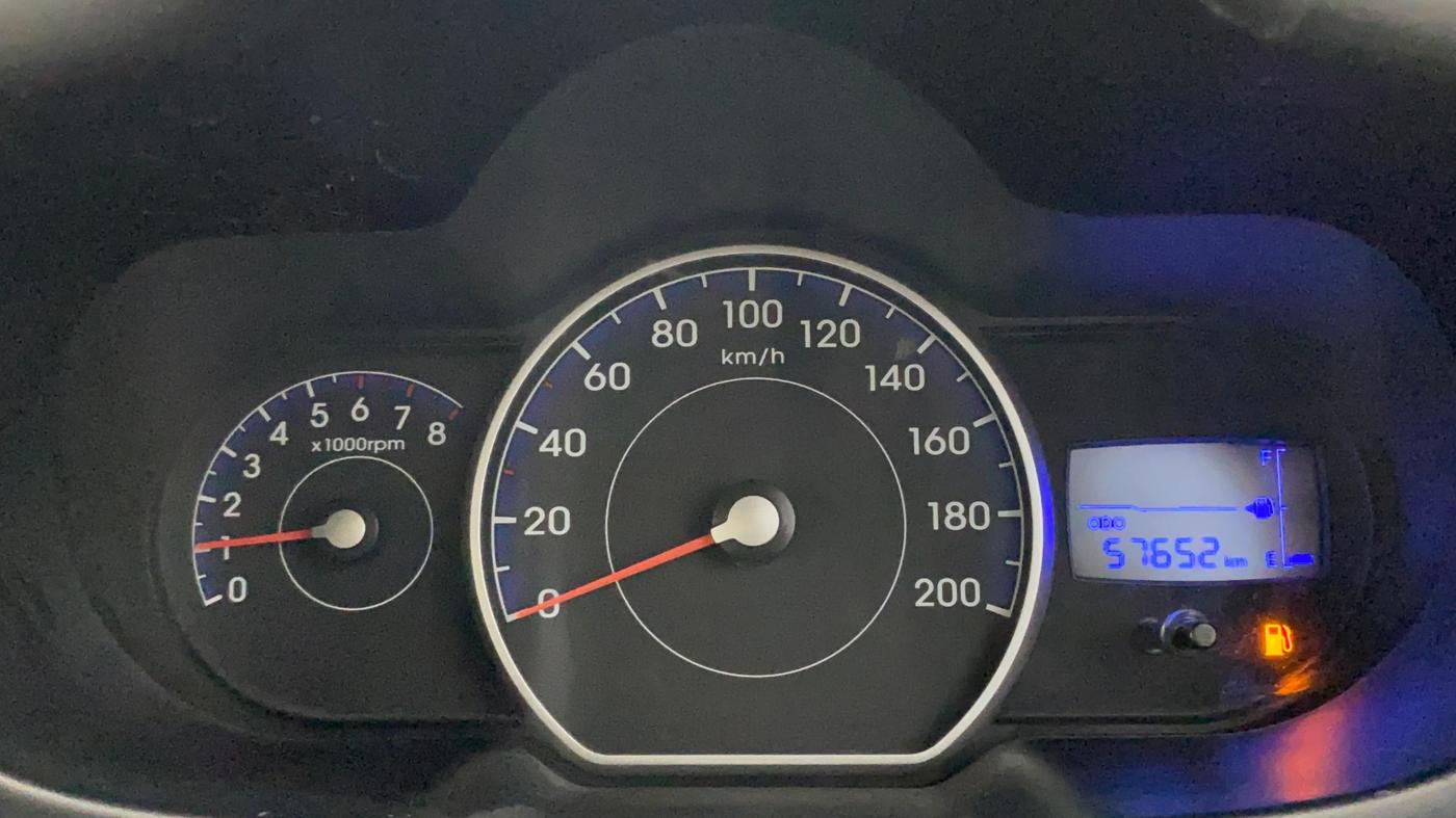 2016 Hyundai i10 MAGNA 1.1, Petrol, Manual, 57,605 km, Odometer Image