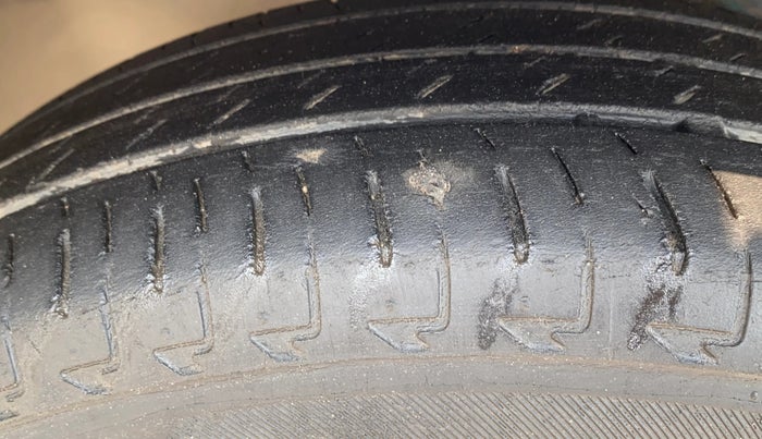 2020 Maruti IGNIS ZETA 1.2, Petrol, Manual, 46,503 km, Left Front Tyre Tread