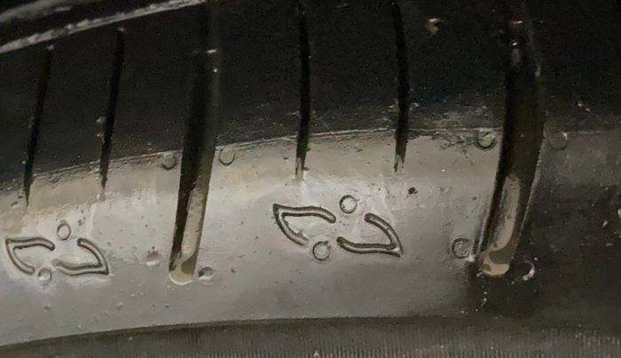 2022 Mahindra XUV700 MX P MT 5 STR, Petrol, Manual, 20,736 km, Left Front Tyre Tread