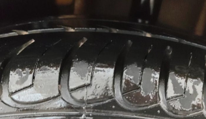 2016 Tata Tiago XT PETROL, Petrol, Manual, 92,082 km, Left Rear Tyre Tread