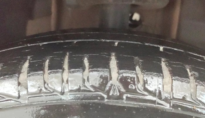 2016 Tata Tiago XT PETROL, Petrol, Manual, 92,082 km, Right Front Tyre Tread