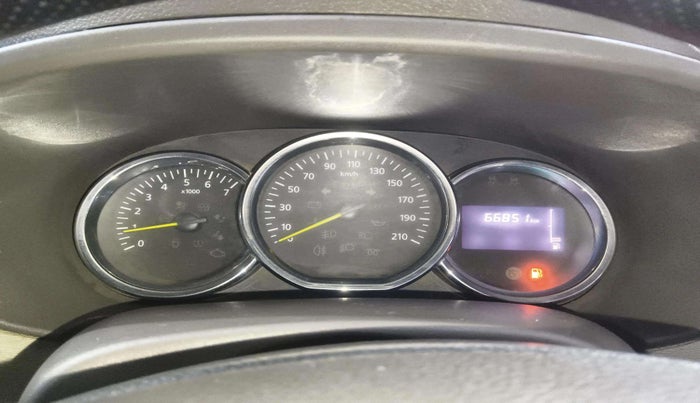 2017 Renault Lodgy 110 PS RXL STEPWAY 8 STR, Diesel, Manual, 66,243 km, Odometer Image