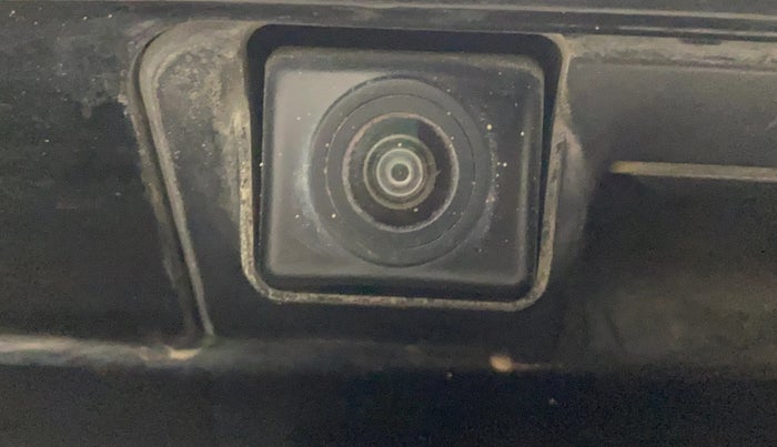 2023 Mahindra XUV300 W8 (O) 1.2 PETROL, Petrol, Manual, 27,880 km, Parking Camera