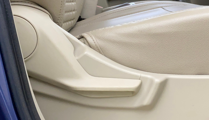 2021 Maruti Ertiga VXI CNG, CNG, Manual, 97,958 km, Driver Side Adjustment Panel