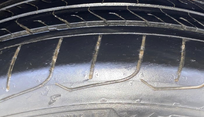 2021 Maruti Ertiga VXI CNG, CNG, Manual, 97,958 km, Right Rear Tyre Tread