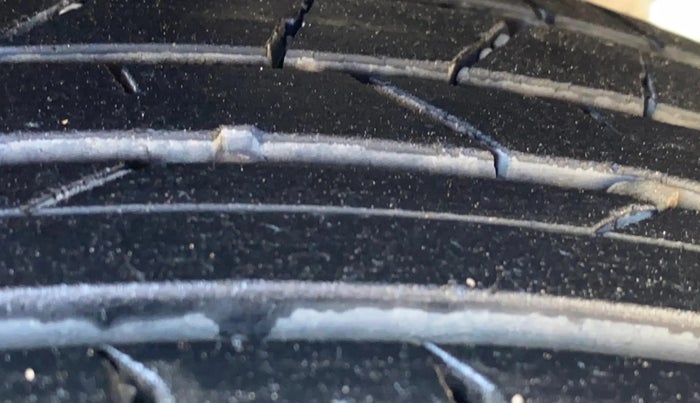 2021 Maruti Baleno ZETA PETROL 1.2, Petrol, Manual, 71,303 km, Right Front Tyre Tread