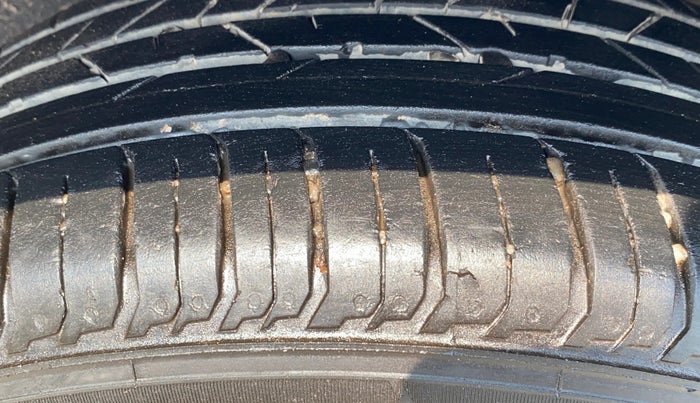 2021 Maruti Baleno ZETA PETROL 1.2, Petrol, Manual, 71,303 km, Left Rear Tyre Tread