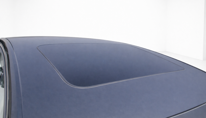 2023 Volkswagen VIRTUS TOPLINE TSI 1.0 MT, Petrol, Manual, 50,814 km, Moonroof/ Sunroof