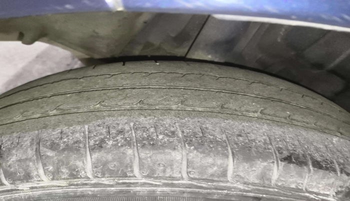 2019 Maruti Swift VDI AMT, Diesel, Automatic, 75,971 km, Left Front Tyre Tread
