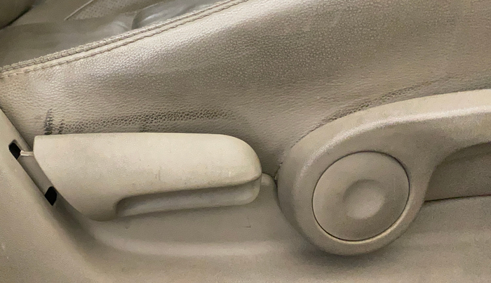 2017 Maruti Ciaz ZXI+, Petrol, Manual, 64,818 km, Driver Side Adjustment Panel