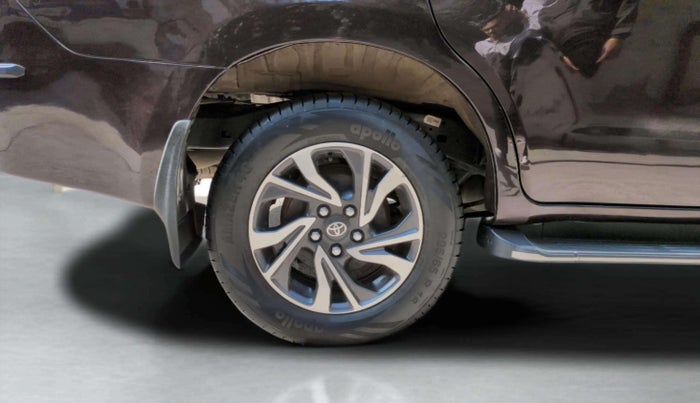 2021 Toyota Innova Crysta 2.4 VX 7 STR, Diesel, Manual, 51,576 km, Right Rear Wheel