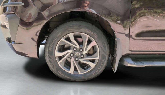 2021 Toyota Innova Crysta 2.4 VX 7 STR, Diesel, Manual, 51,576 km, Left Front Wheel