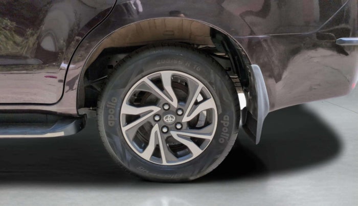 2021 Toyota Innova Crysta 2.4 VX 7 STR, Diesel, Manual, 51,576 km, Left Rear Wheel