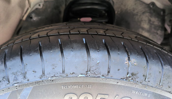 2021 Toyota Innova Crysta 2.4 VX 7 STR, Diesel, Manual, 51,576 km, Left Rear Tyre Tread