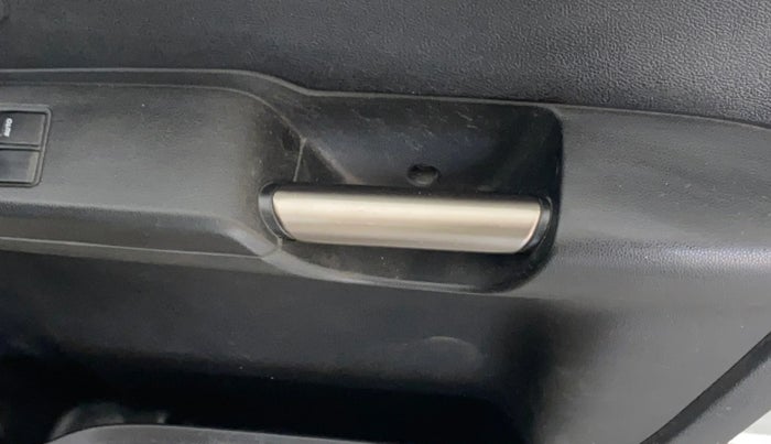 2017 Maruti IGNIS SIGMA 1.2, Petrol, Manual, 68,854 km, Driver Side Door Panels Control