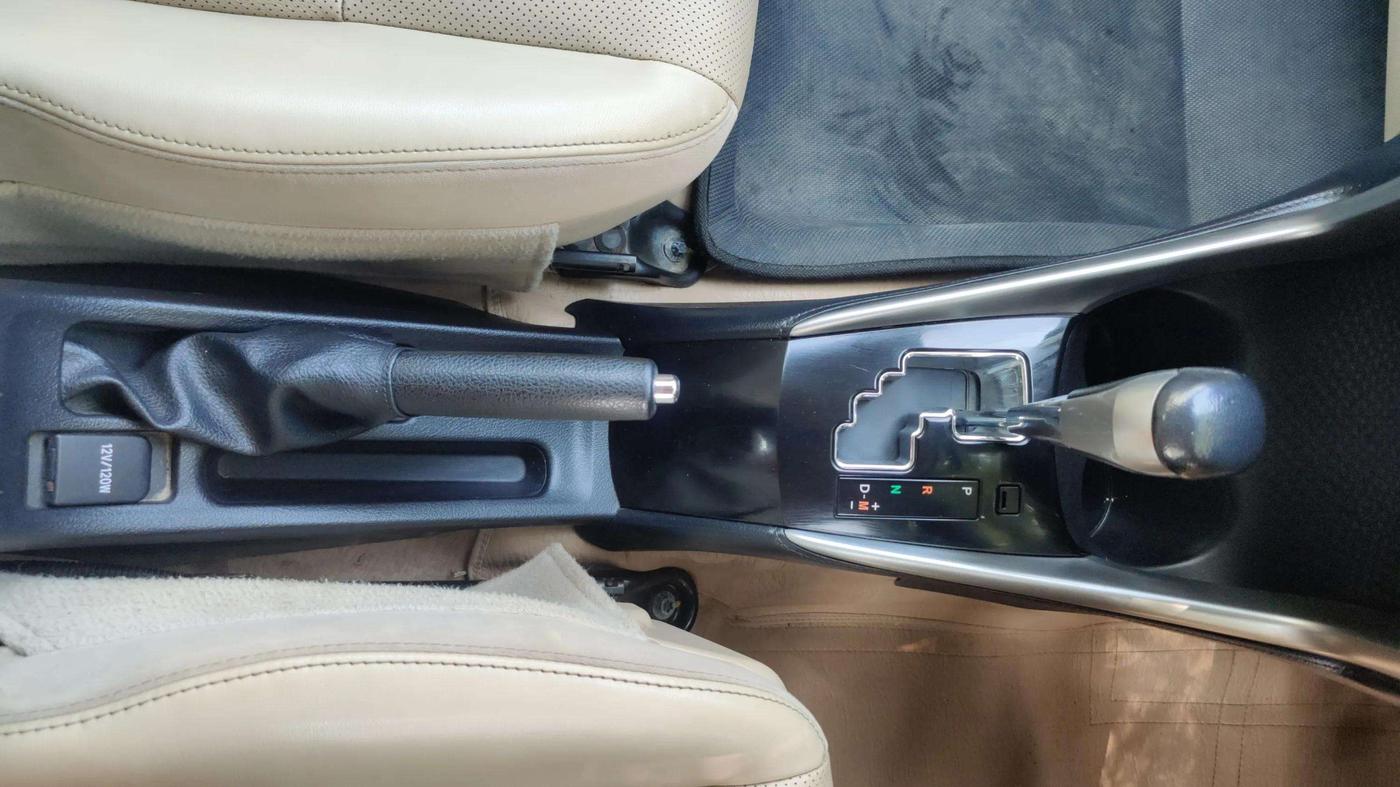 2018 Toyota YARIS VX CVT, Petrol, Automatic, 56,739 km, Gear Lever