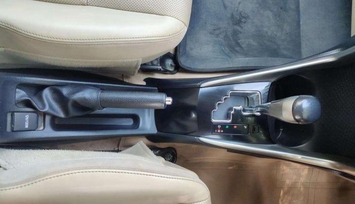 2018 Toyota YARIS VX CVT, Petrol, Automatic, 56,739 km, Gear Lever