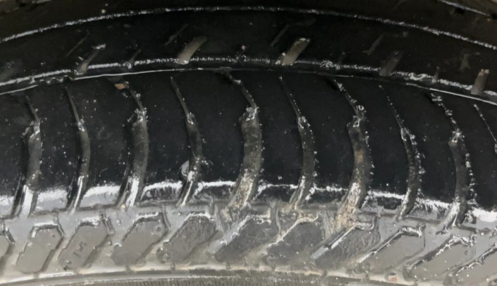 2017 Maruti Alto K10 VXI, Petrol, Manual, 26,027 km, Right Front Tyre Tread