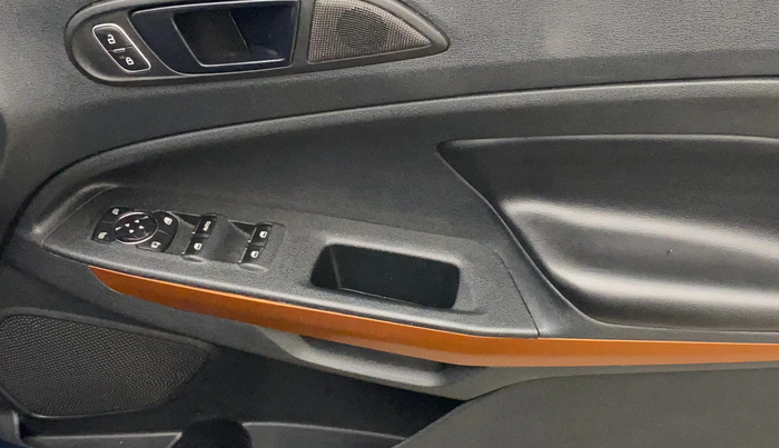 2020 Ford Ecosport TITANIUM 1.5 SPORTS(SUNROOF) PETROL, Petrol, Manual, 74,914 km, Driver Side Door Panels Control