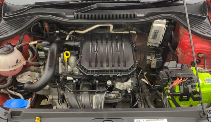 2019 Volkswagen Polo TRENDLINE 1.0L, Petrol, Manual, 66,402 km, Engine View