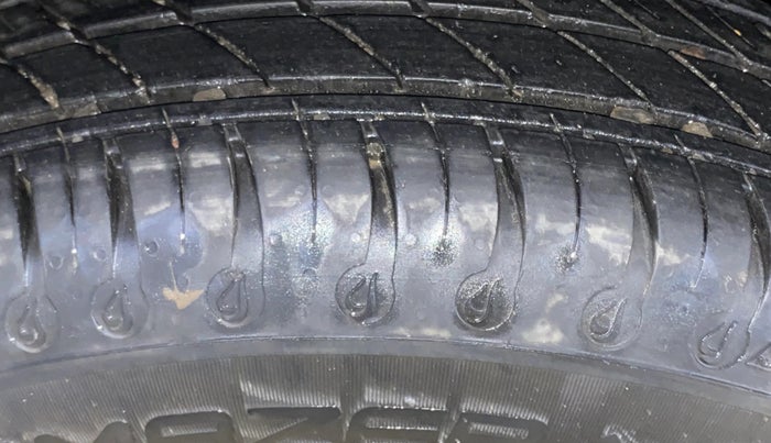 2021 Renault Kwid RXT 1.0 AMT (O), Petrol, Automatic, 12,984 km, Right Rear Tyre Tread