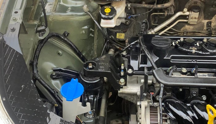 2020 Hyundai VENUE S 1.2, Petrol, Manual, 72,978 km, Engine View - Right