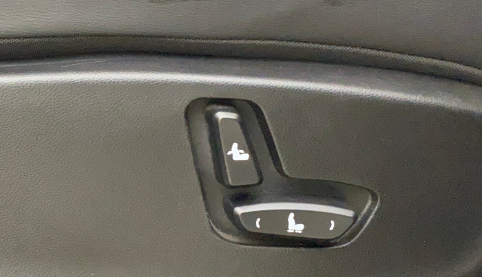 2020 MG HECTOR SMART 1.5 DCT PETROL, Petrol, Automatic, 30,012 km, Driver Side Adjustment Panel