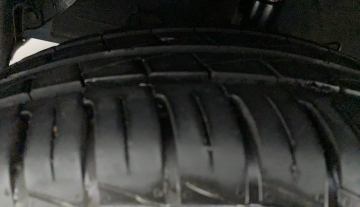 2022 Hyundai GRAND I10 NIOS SPORTZ CNG MT, CNG, Manual, 6,933 km, Right Front Tyre Tread