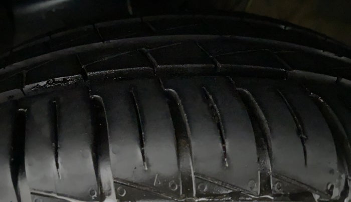 2022 Hyundai GRAND I10 NIOS SPORTZ CNG MT, CNG, Manual, 6,933 km, Right Rear Tyre Tread