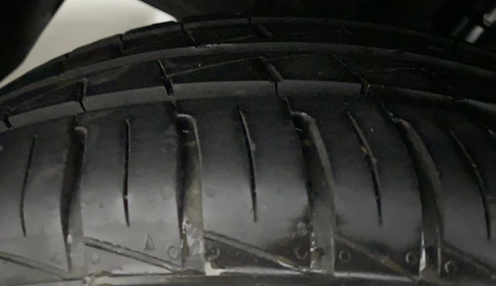 2022 Hyundai GRAND I10 NIOS SPORTZ CNG MT, CNG, Manual, 6,933 km, Left Front Tyre Tread