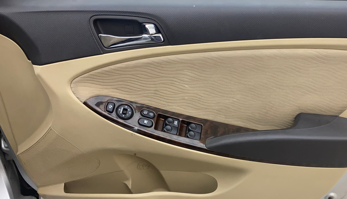 2013 Hyundai Verna FLUIDIC 1.6 VTVT SX, Petrol, Manual, 56,080 km, Driver Side Door Panels Control