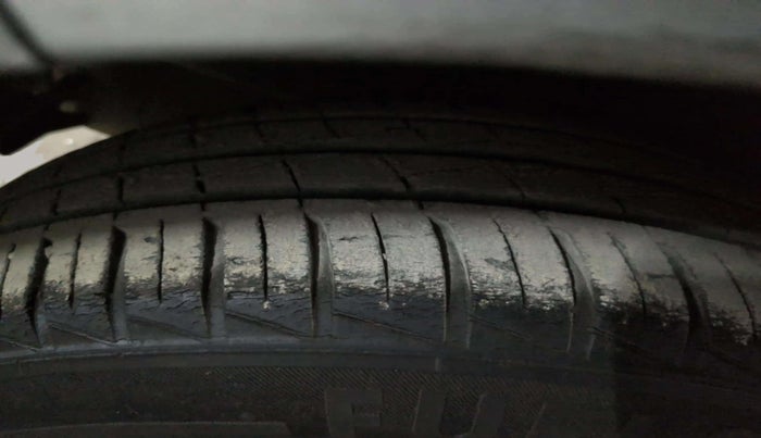 2021 Hyundai GRAND I10 NIOS ASTA 1.2 KAPPA VTVT CNG, CNG, Manual, 20,032 km, Left Front Tyre Tread