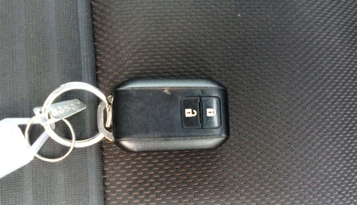 2022 Maruti BREZZA ZXI AT SMART HYBRID, Petrol, Automatic, 13,459 km, Key Close Up