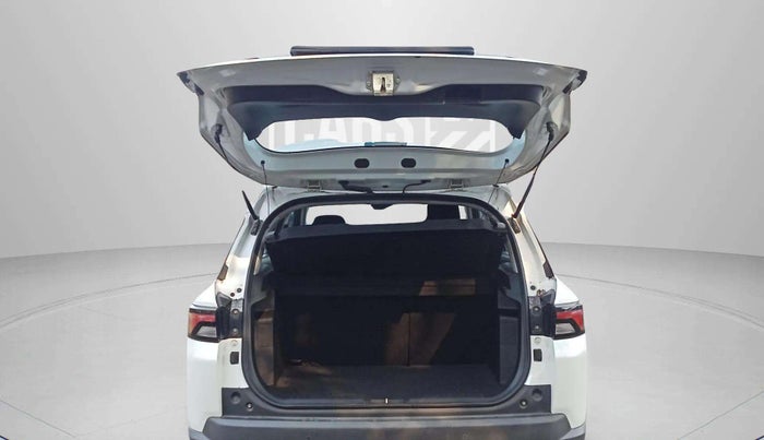 2022 Maruti BREZZA ZXI AT SMART HYBRID, Petrol, Automatic, 13,459 km, Boot Door Open