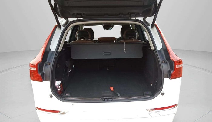 2018 Volvo XC 60 D5 INSCRIPTION, Diesel, Automatic, 74,344 km, Boot Inside