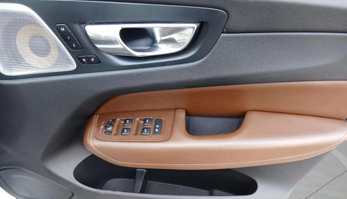 2018 Volvo XC 60 D5 INSCRIPTION, Diesel, Automatic, 74,344 km, Driver Side Door Panels Control