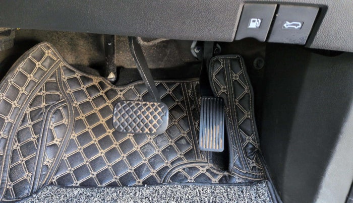 2024 MG HECTOR SHARP PRO 1.5 PETROL TURBO CVT PETROL, Petrol, Automatic, 17,621 km, Pedals