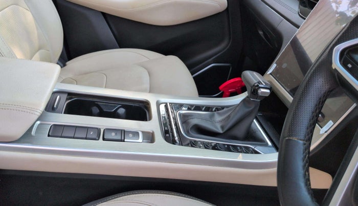 2024 MG HECTOR SHARP PRO 1.5 PETROL TURBO CVT PETROL, Petrol, Automatic, 17,621 km, Gear Lever