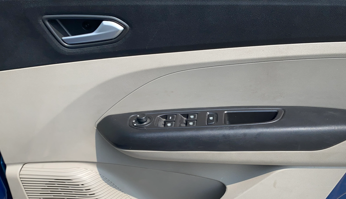 2023 Renault TRIBER RXZ, Petrol, Manual, 48,161 km, Driver Side Door Panels Control