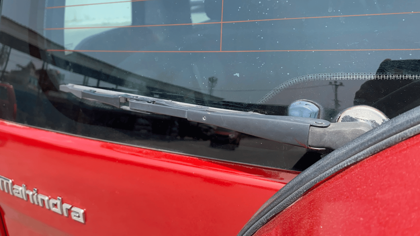 2017 Mahindra TUV300 T8, Diesel, Manual, 59,412 km, Rear Wiper