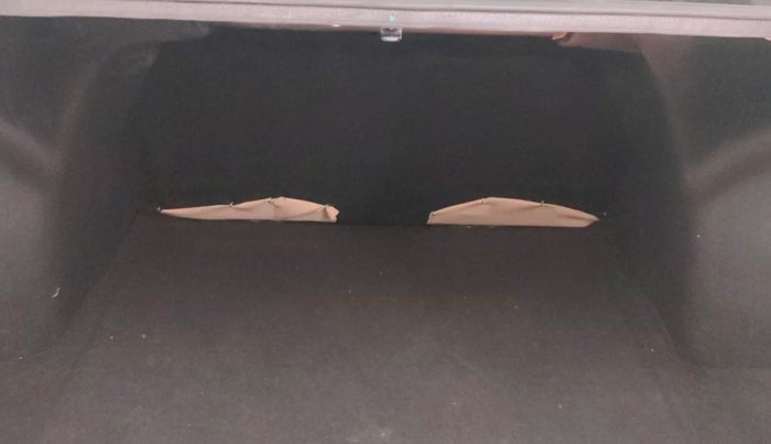 2017 Maruti Ciaz DELTA 1.4 MT PETROL, Petrol, Manual, 70,728 km, Boot Inside