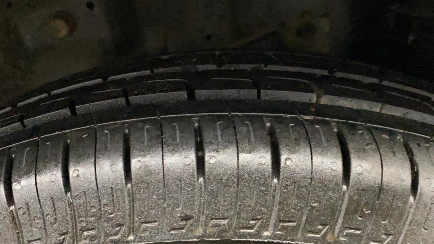 2015 Hyundai Eon D-LITE+, Petrol, Manual, 42,193 km, Left Rear Tyre Tread