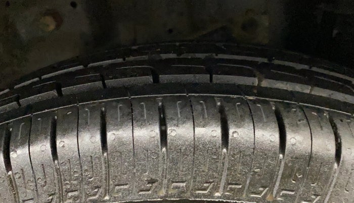 2015 Hyundai Eon D-LITE+, Petrol, Manual, 42,232 km, Left Rear Tyre Tread