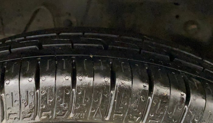 2015 Hyundai Eon D-LITE+, Petrol, Manual, 42,232 km, Right Rear Tyre Tread