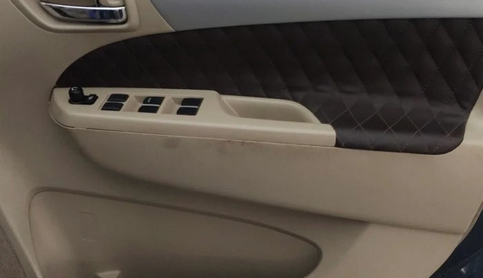 2016 Maruti Ertiga VXI CNG, CNG, Manual, 1,37,463 km, Driver Side Door Panels Control