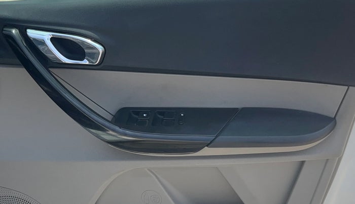 2018 Tata Tiago XZA PETROL, Petrol, Automatic, 43,728 km, Driver Side Door Panels Control