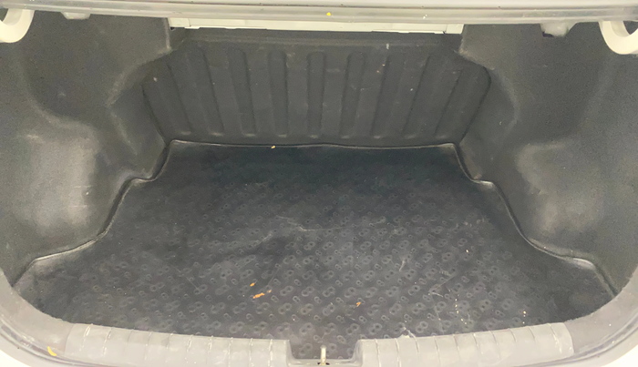 2016 Hyundai Xcent SX 1.2, Petrol, Manual, 1,12,065 km, Boot Inside