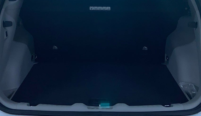 2021 Jeep Compass LIMITED (O) 2.0 DIESEL 4X4 AT, Diesel, Automatic, 1,09,401 km, Boot Inside