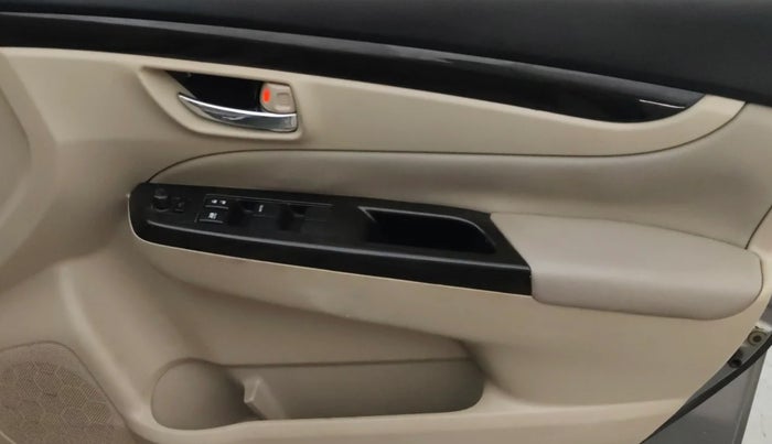 2015 Maruti Ciaz ZXI, Petrol, Manual, 1,09,702 km, Driver Side Door Panels Control